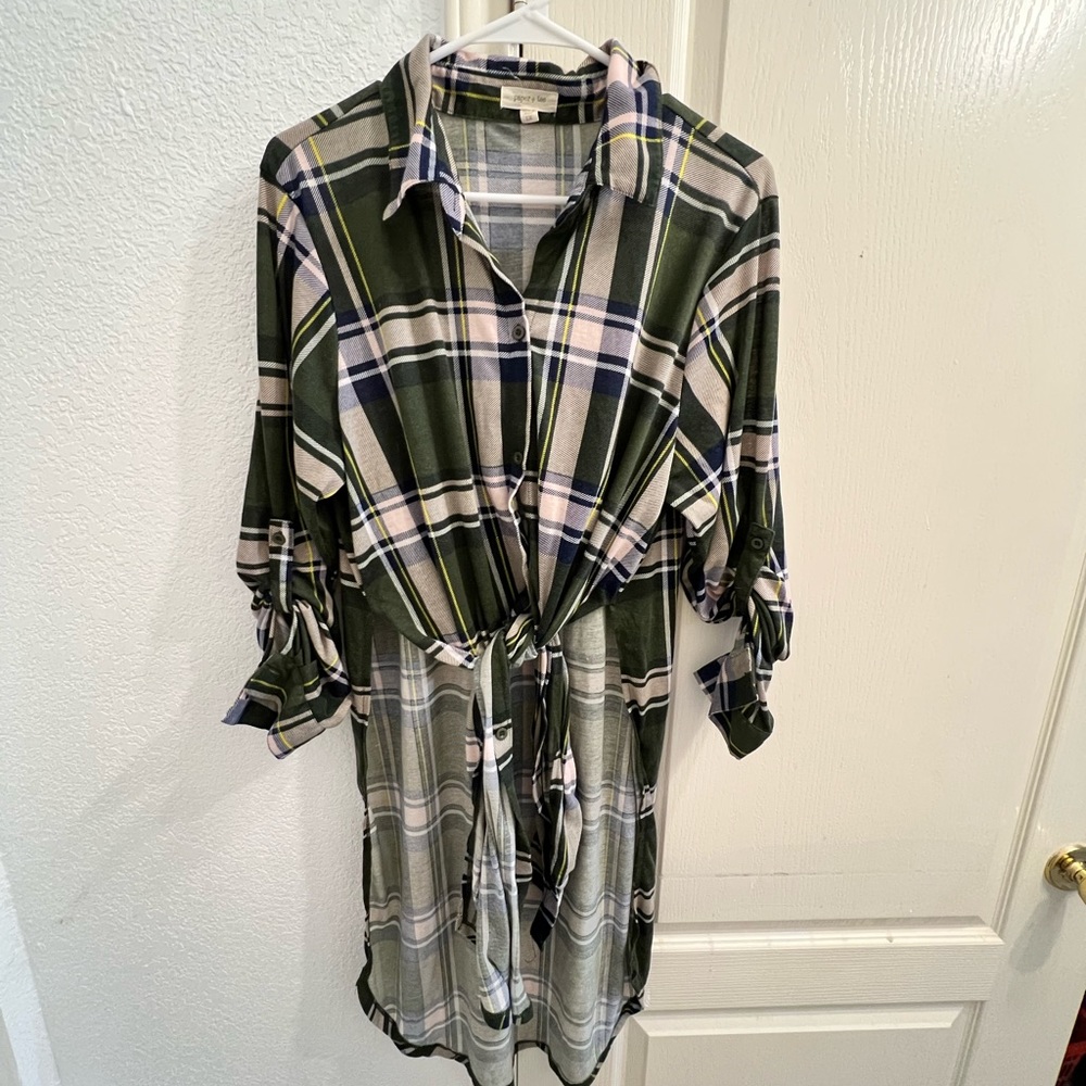 Long green tie flannel shirt